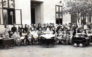 1943/44 - Mütter-Kinder Treff